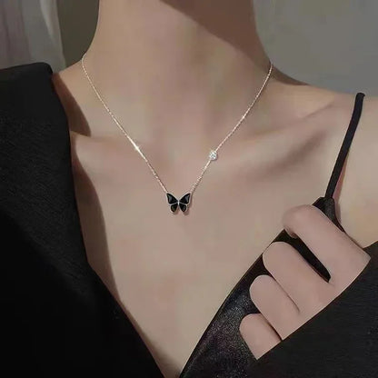 Butterfly Mood Necklace – Color-Changing Temperature Sensitive Pendant with Stainless Steel Chain for Women