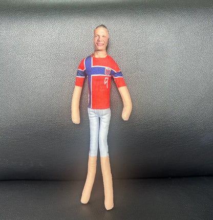 Poseable Soccer Player Plush Doll – Abstract Jointed Soft Figure Toy for Room Decor, Desk Display & Funny Gift for Football Fans